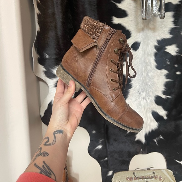 Sad to see these go, but I have too many :) size 9 - Picture 2 of 7